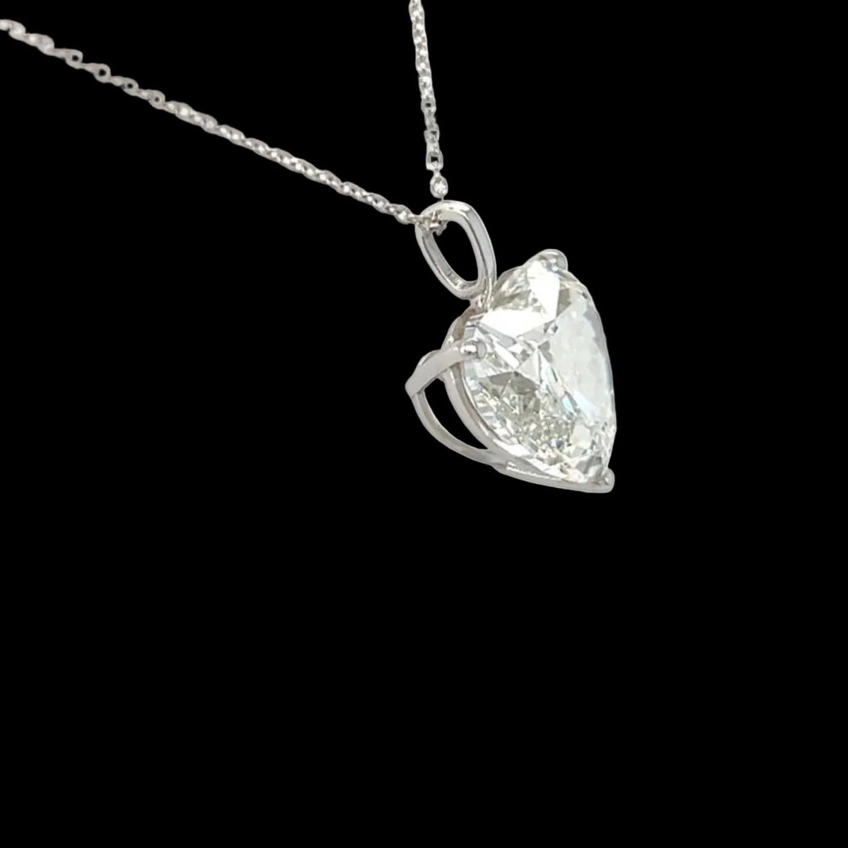3,5ct HEART NECKLESS